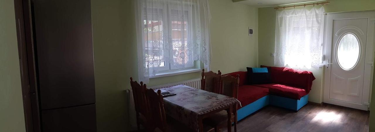 Rozsa Apartment Хайдусобосло Экстерьер фото