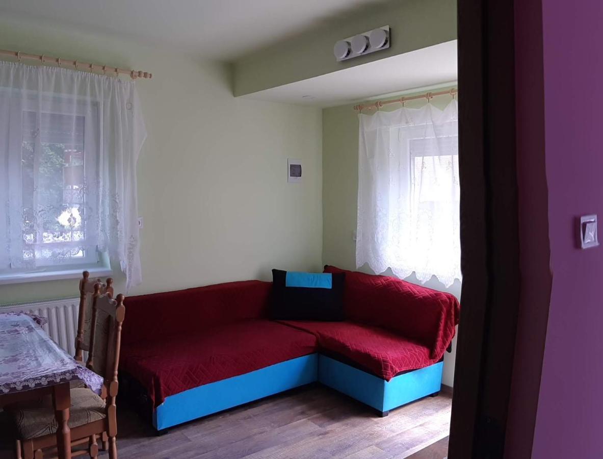 Rozsa Apartment Хайдусобосло Экстерьер фото